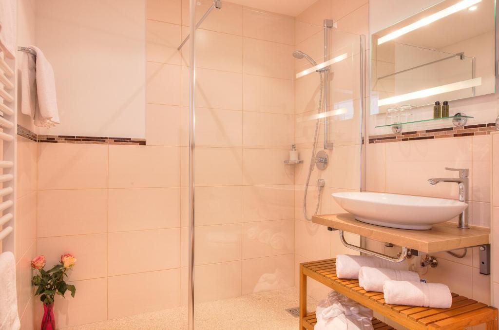 Dreibettzimmer (3 Erwachsene oder 2 Erwachsene + 1 Kind) mit Balkon oder Terrasse